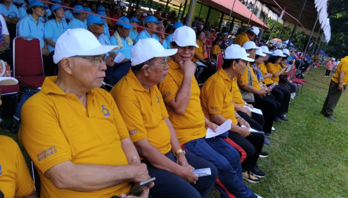Lansia DKJ Gelar Doa Nasional dan Penganugerahan Ulos bagi Lansia Tertua di Jakarta